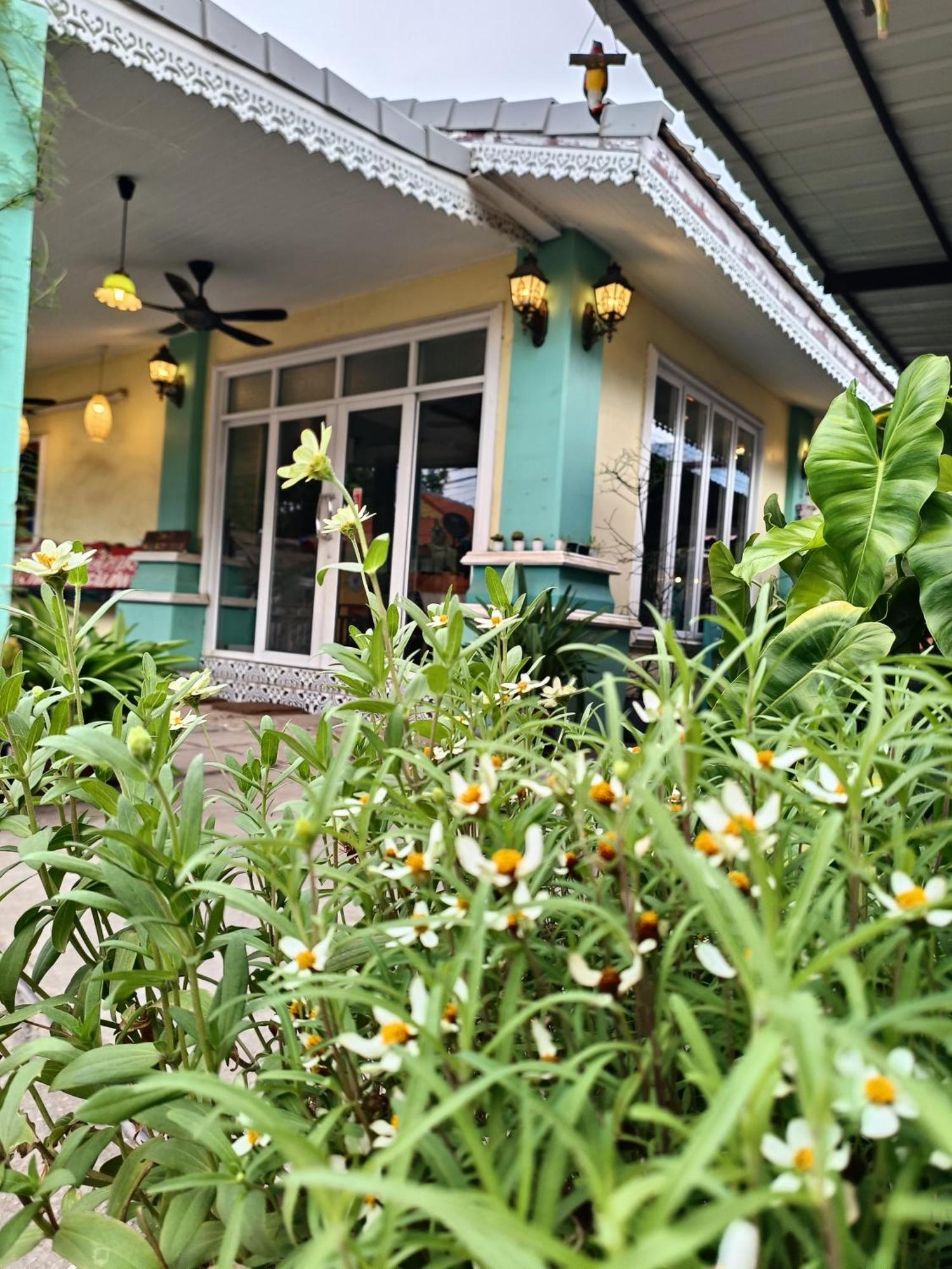 คิวทอง บังกะโล Koh Larn Exterior foto